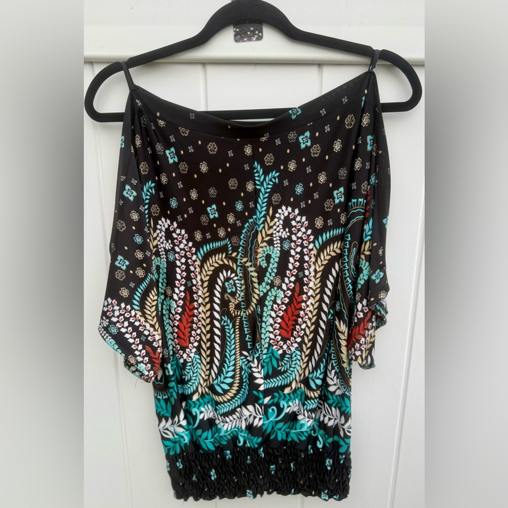 Hypnotized Brand Black Cold Shoulder Blouse, Size Medium.  NWOT.  Floral. - Picture 5 of 5